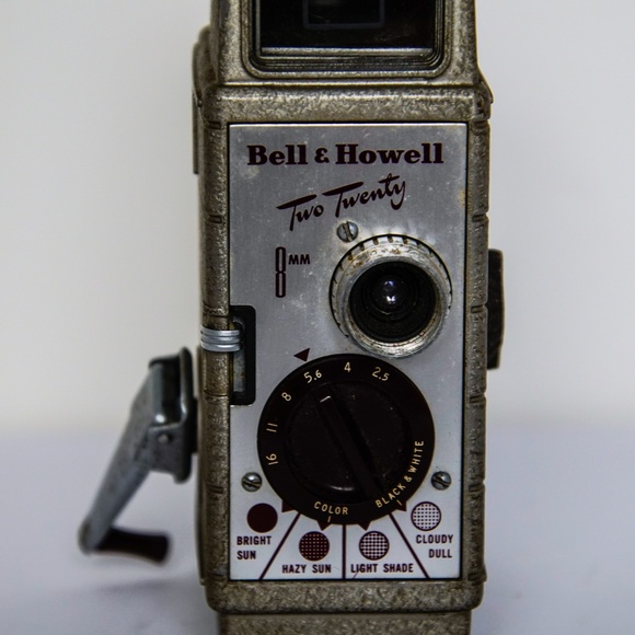 Vintage Camera Bell & Howell 8mm - Picture 2 of 2